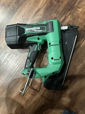 Metabo 18V Cordless Strip Nailer NR 1890DR(S). W/battery And Charger-NOT WORKING