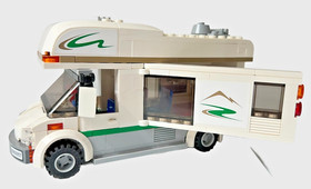 LEGO City 60057 Camper RV Van 2014 Retired Complete w/ Minifigs Manual