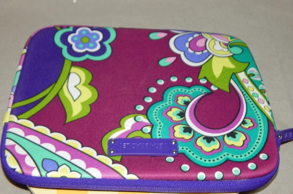 Vera Bradley acolchoado roxo vermelho e verde floral iPad tablet capa manga mini bolsa - Imagem 4 de 4