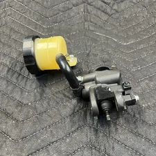 2011 Suzuki GSXR600 front brake master cylinder OEM, #9123
