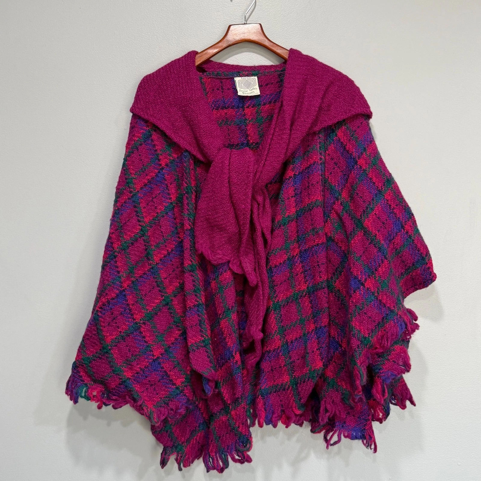 Boyne Valley Weavers Handmade Ireland Wool Plaid Poncho Cape Scarf Magenta OS