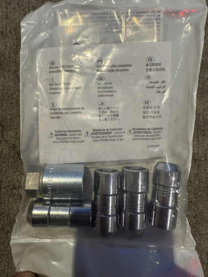 Cadillac XT6 Paquete de kit de bloqueo de rueda nuevo número de pieza [1160-4356] Foto 2 de 2