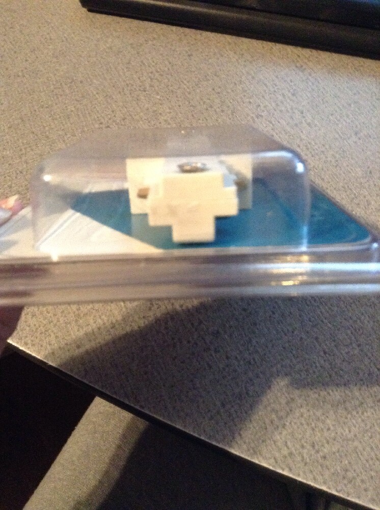 NEW EDISON TRACK LIGHTING SYSTEM E9104 MINI CONNECTOR 120V, 60Hz, 20A 