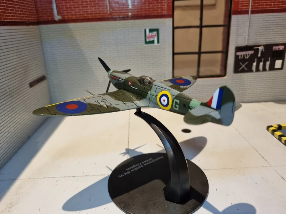 1:72 Spitfire Supermarine Mk5-B Scale Diecast Model Metal RAF Plane MkV IXO - Image 4 of 4
