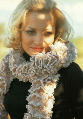 CLEVER Ruffled Boa Scarf/Apparel/Crochet Pattern INSTRUCTIONS ONLY