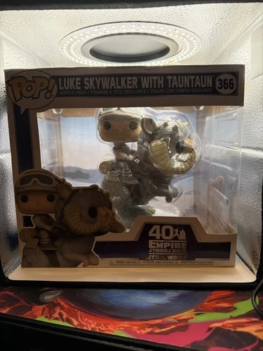 Funko Pop STAR WARS POP LUKE SKYWALKER With TAUNTAUN 366