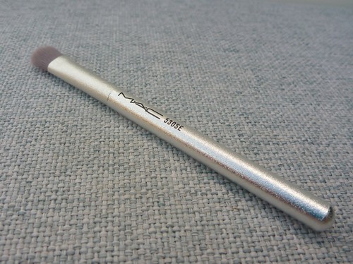 1x MAC 530SE All-Over Shadow Brush, Travel Size, Brand New! - Picture 5 of 6