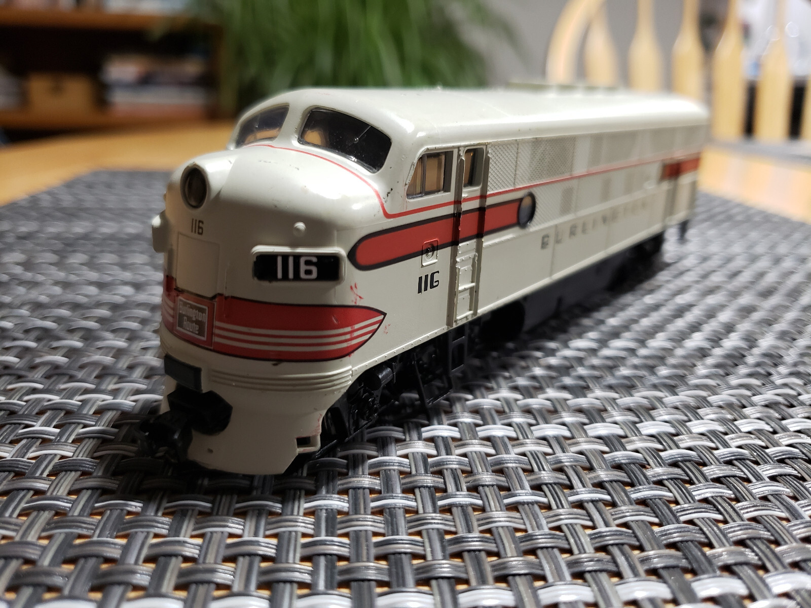 Vintage HO scale Life Like white Burlington F unit #116 Diesel Locomotive