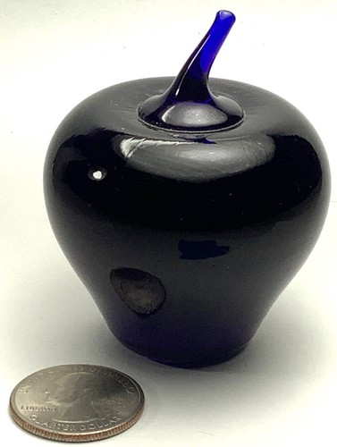 Levay Art Glass Apple Cobalt Blue Paperweight 2” Excellent Used Condition - Picture 3 of 4