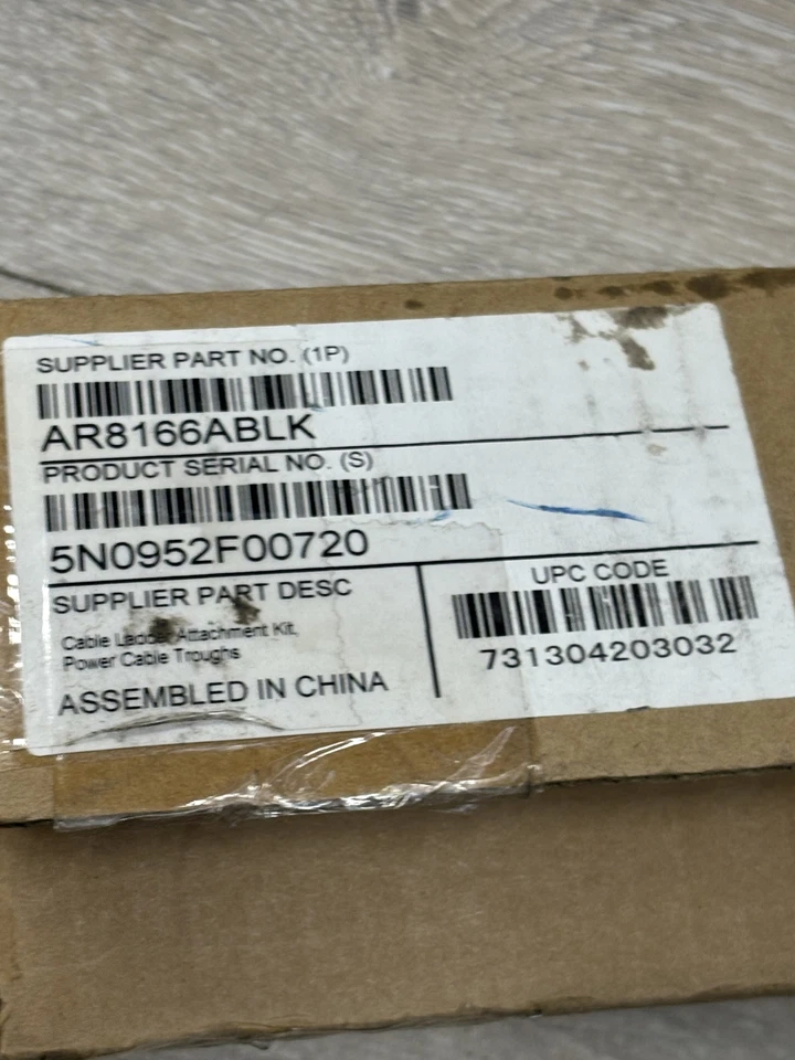 American Power Conversion APC AR8166ABLK Cable Ladder Attachment Kit - Image 2 of 3