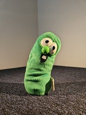 Vintage CR Gibson Veggie Tales Larry the Cucumber 8" Bean Stuffed Plush Big Idea