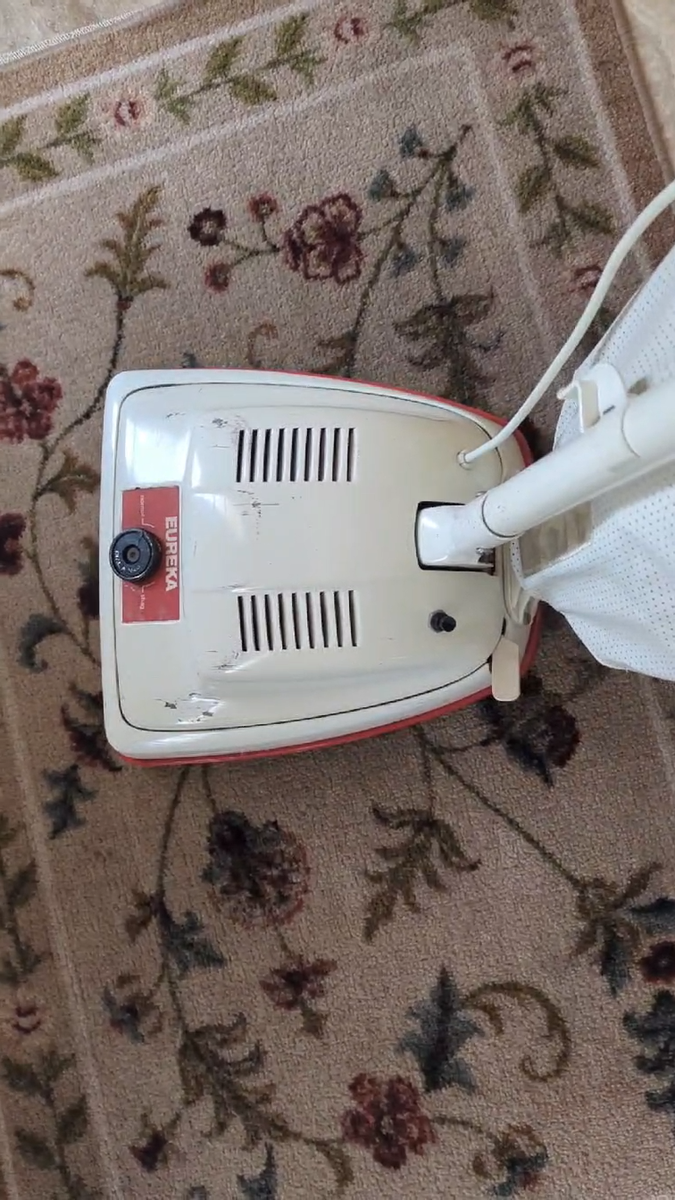 VINTAGE Eureka Vacuum Cleaner 1432 A Convertible Sanitaire Upright
