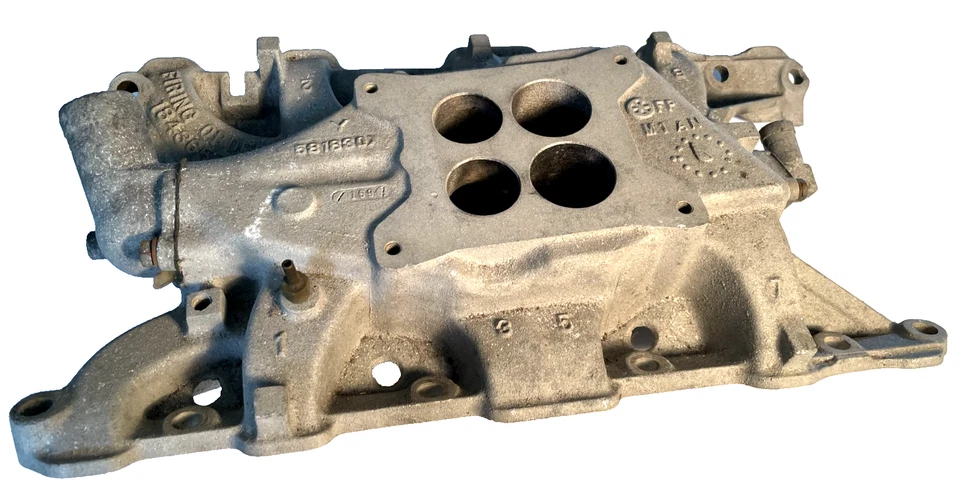 Colector de admisión de aluminio Buick Oldsmobile Rover 215 V8 4 barriles OEM 5818307 Foto 2 de 4