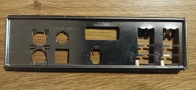 ASUS Commando - ATX Blende Shield