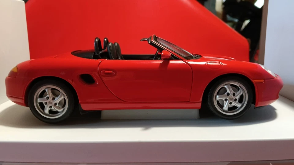 UT MODELS 1/18 PORSCHE BOXSTER 1996 CABRIOLET RED - Immagine 4 di 4