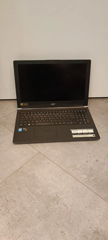 Acer Aspire V 15 Nitro- VN7-571G Core i7 8GB RAM 240GB SSD Windows 10 - Bild 2 von 4