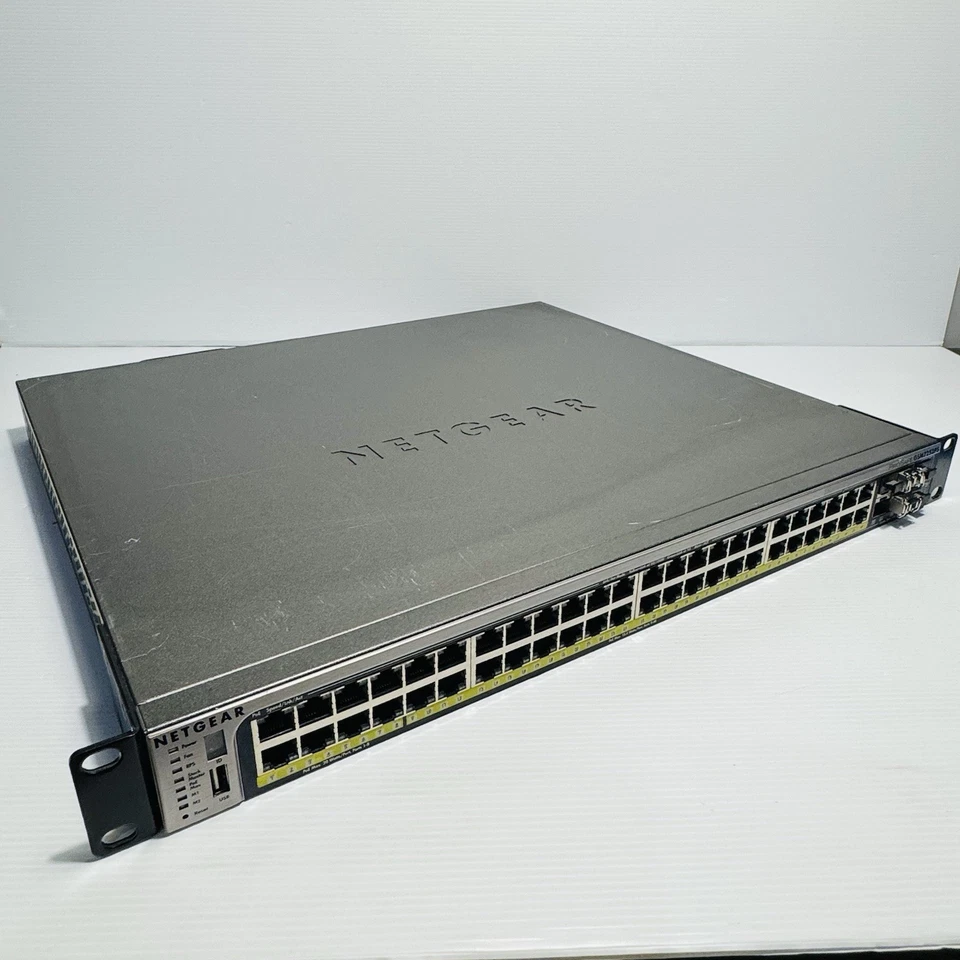 Netgear GSM7252PS ProSAFE 48 ports Gigabit Ethernet L2 Managed Switch With PoE - Image 2 of 4