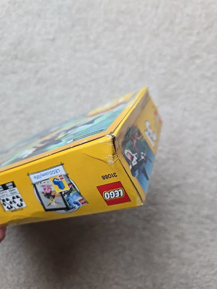 Lego Creator 3in1 Deep Sea Creatures Shark Set #31088 - Image 3 of 3