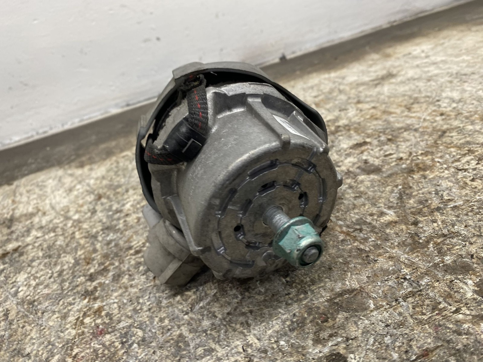 Bentley Flying Spur 2013-2018 FRONT+RIGHT Engine mount