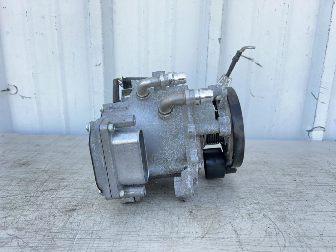 BMW i8 2014-2017 Alternator