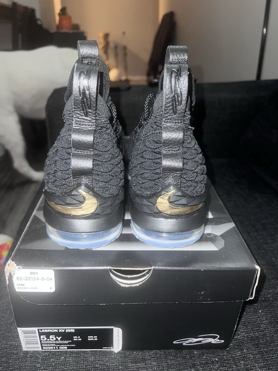 Size Nike LeBron 15 Metallic Gold