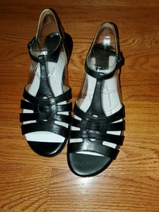 naturalizer women's nanci flat sandal