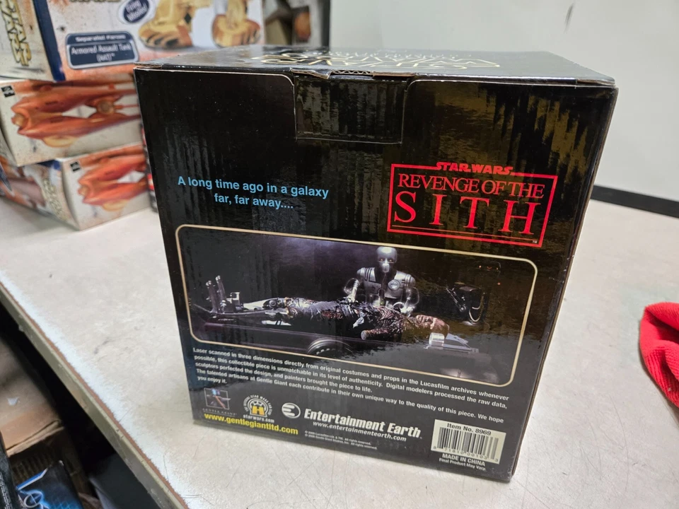 SEALED Star Wars DARTH VADER Anakin Reveal Collectible Bust  Gentle Giant /5000 - Image 3 of 4