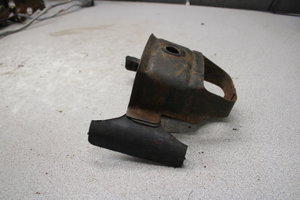 1972 Yamaha R5C 350 GAS TANK MOUNT U9-2175.KO - Image 3 of 4