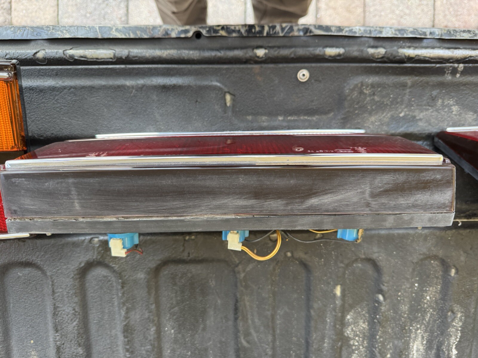 1990 Bentley Continental Passenger Side Trunk Mounted Tail Light NICE