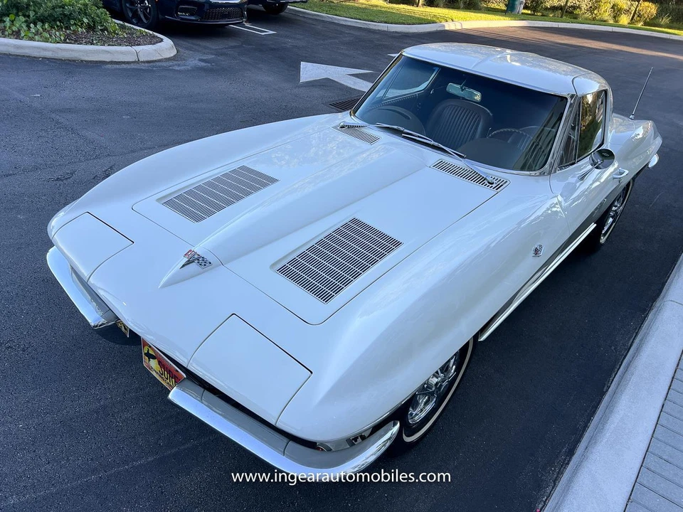Chevrolet Corvette 1963 cupé ventana dividida 43 k millas Foto 2 de 4