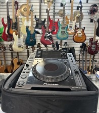 Pioneer CDJ-2000 DJ Turntable