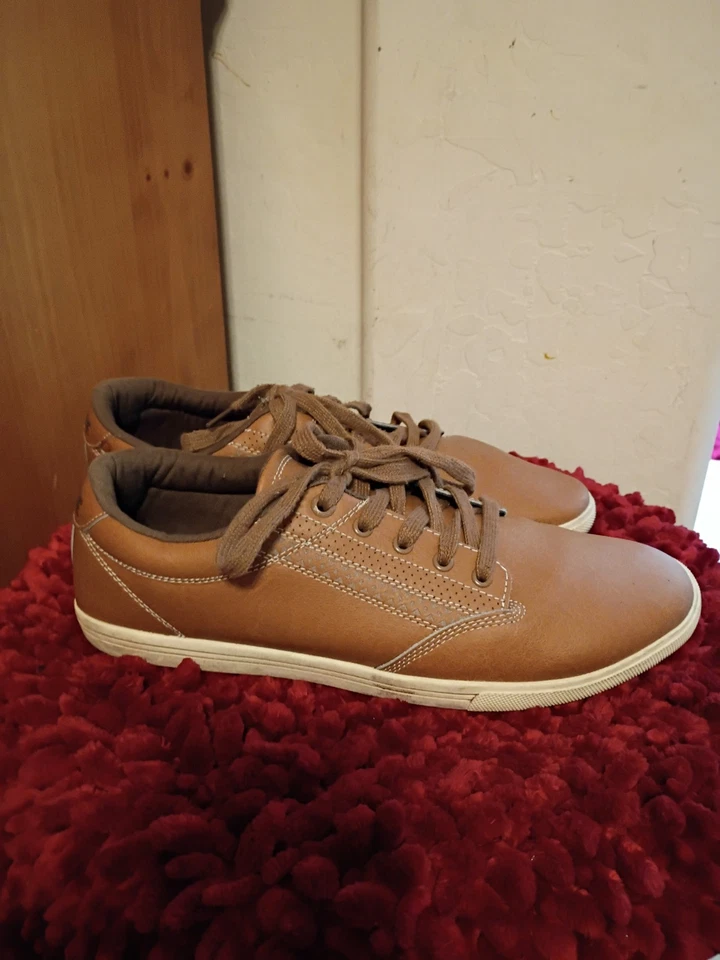 Globe Australia Sneakers Size 12 Beige Leather Lace Up - Image 3 of 4