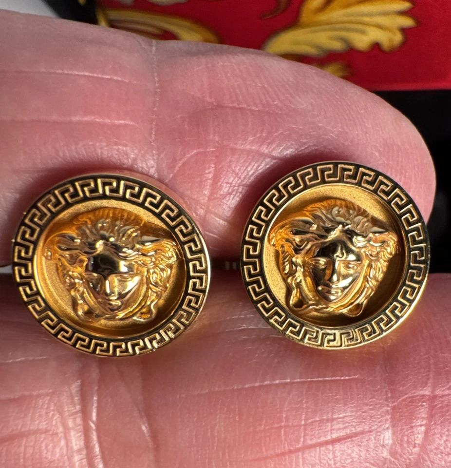 Gemelos Medusa griega de oro amarillo de 18 quilates Gianni Versace Foto 3 de 4