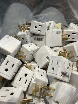 Leviton 002-692-WH Grounded Cube Tap Adapters  Lot of 50 units.