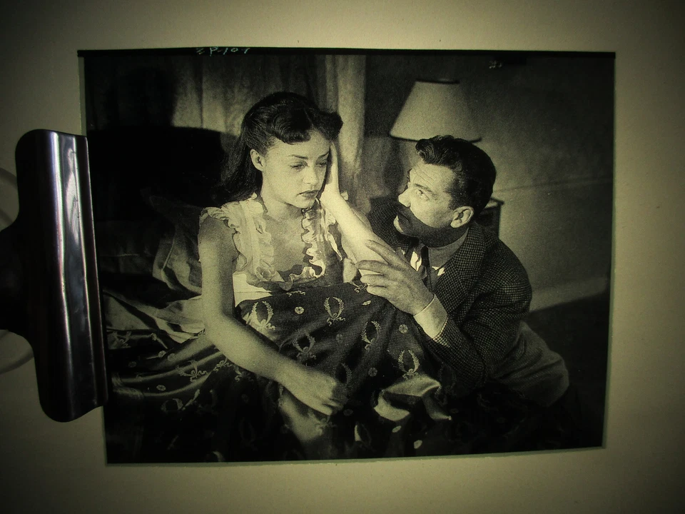 EKTA TRANSPARENCY CINEMA FILM 1953 JULIETTA JEANNE MOREAU JEAN MARAIS - Photo 1/1