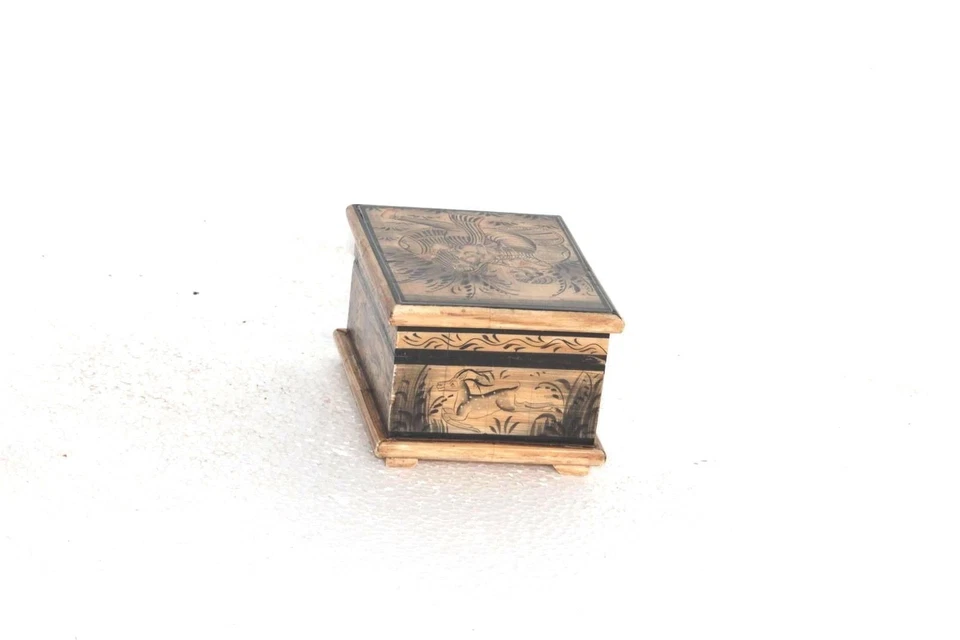 NEW HANDMADE SMALL STORAGE BOX BONE PAINTED HOME DECORATIVE COLLECTIBLE - Image 3 of 4