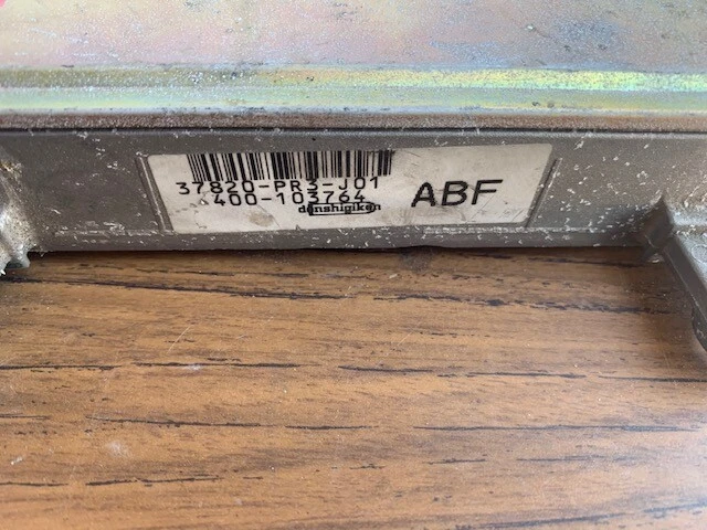 Computadora de motor Honda Civic 37820-PR3-J01 1993 usada OEM Foto 3 de 4