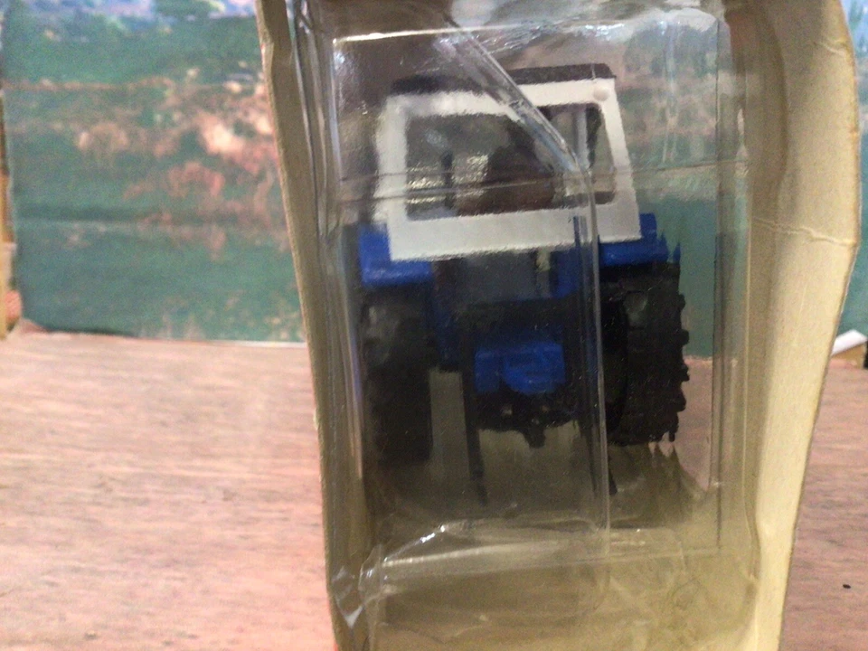 Majorette Series 3000 (3012) Blue Tractor with Cutter  Vintage  Sealed Packing - Image 4 of 4