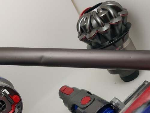 Aspirapolvere Dyson V8 Fluffy Plus Funzionante - Foto 5 di 24