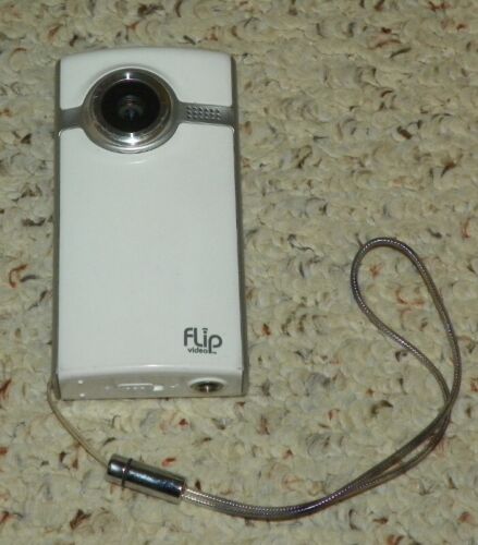 Flip F230W - Ultra Video Camera - White, 1 GB, 30 Minutes (1st Gen) - Afbeelding 1 van 2