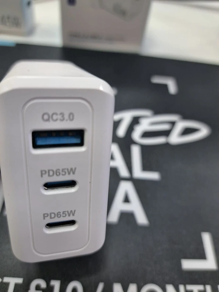 PD 65W Charger Adaptor Fast Charging Plug Compatible USB-C Device UK Charger - Image 4 of 4