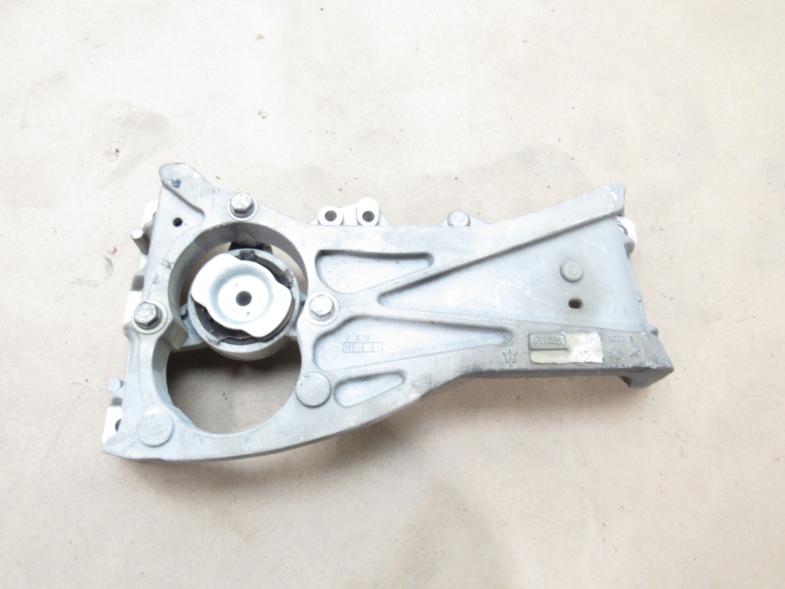 Maserati Levante 2016-2024 Transmission mount