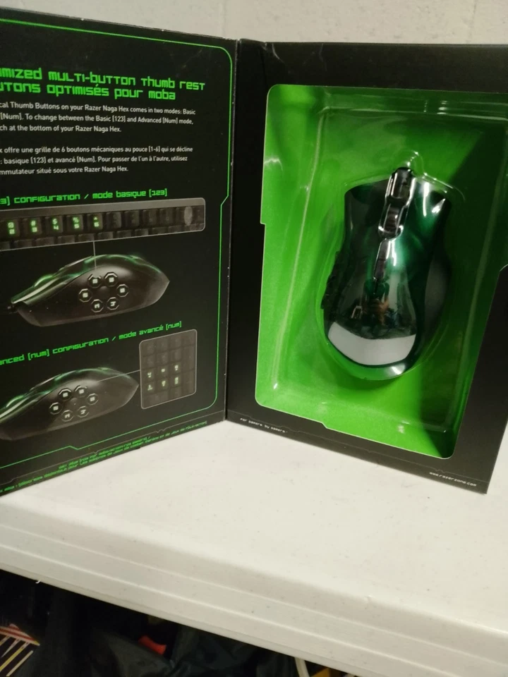 Brand New Sealed Razer Naga Hex Expert MOBA/Action-RPG Gaming Mouse - Green - Image 2 of 4