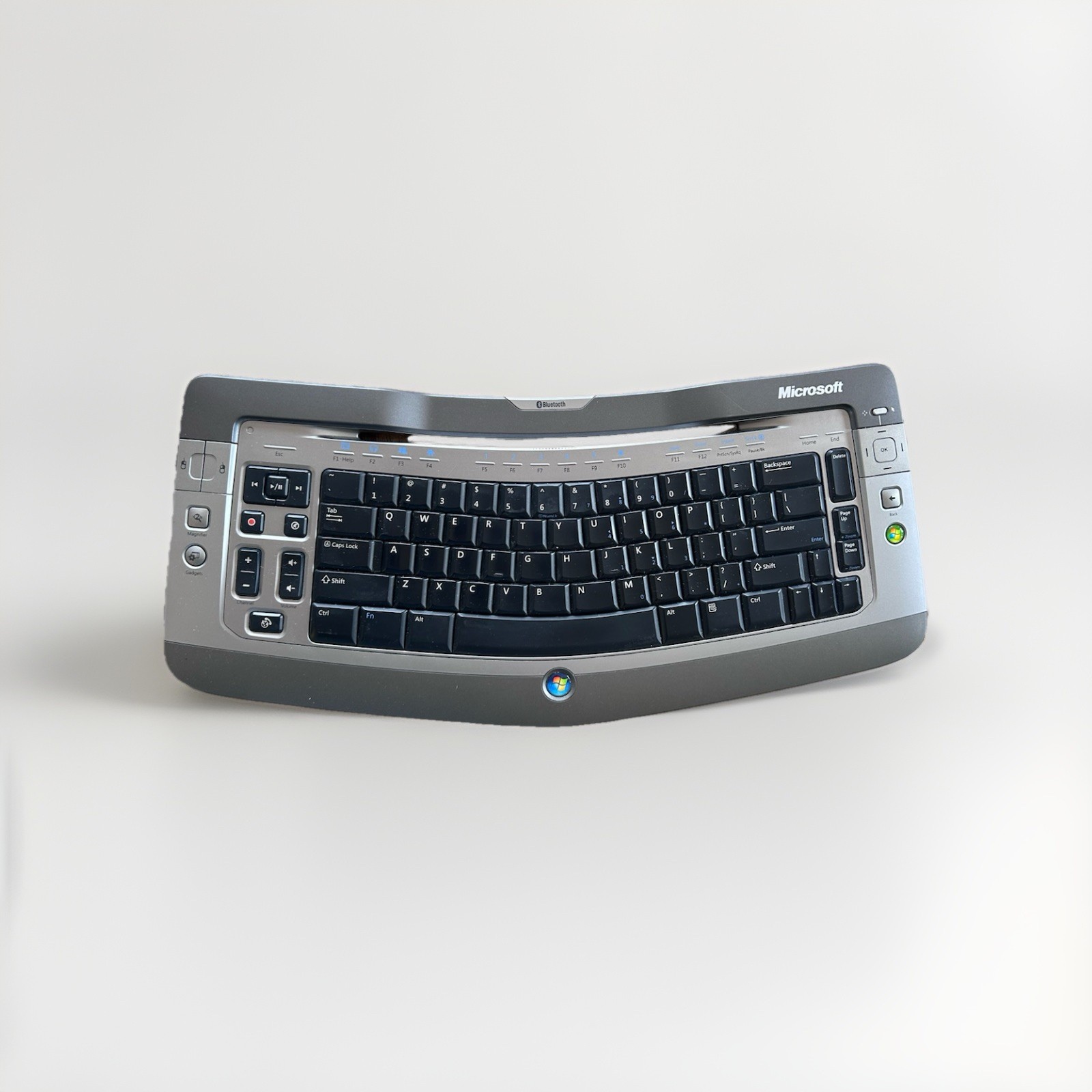 Microsoft Wireless Entertainment Keyboard 7000 Model 1073 Si