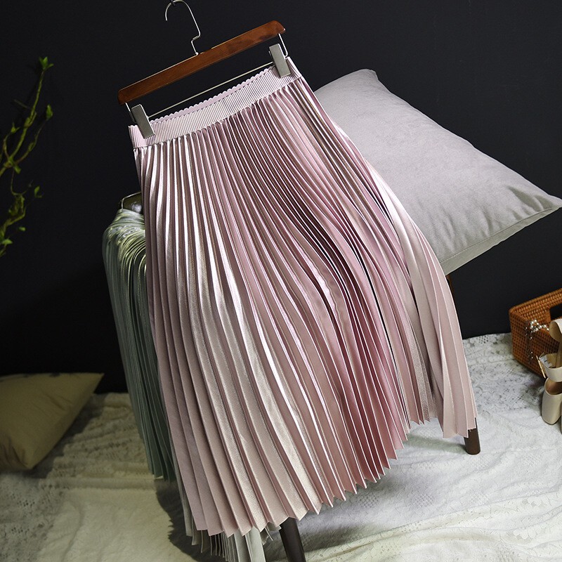 Falda midi plisada de seda sintética satinada con volantes color metálico brillante para dama