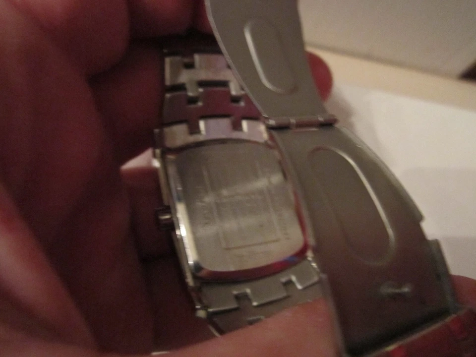 RELOJ ARMITRON ACERO - CAJA PESADA Y CORREA - Y121E/3 - SE ADAPTA A MUÑECA 7" - BBA-28 Foto 3 de 4