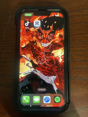iphone 13 with TikTok and Capcut