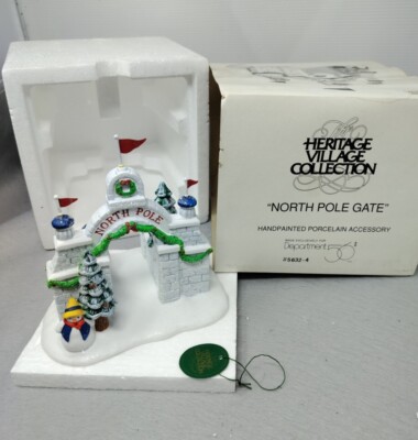 Dept 56 Heritage Village North Pole Series NORTH POLE GATE 5632-4 Glitter Snowma