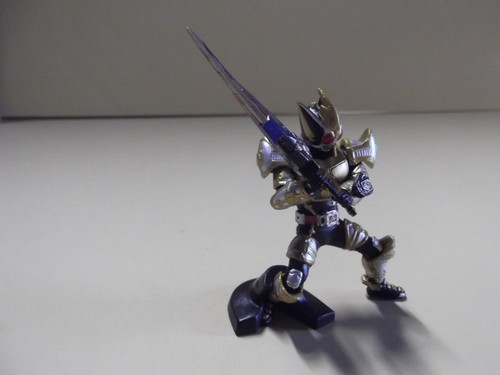 #A456 Kaman Rider Anime 3"in Masked Figure Gold Armor Weilding a Sword - Picture 6 of 8