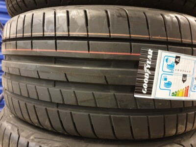 GOODYEAR（グッドイヤー）EAGLE F1☆ 255/40R18 99Y NEW GOODYEAR F1 SUPERSPORT 255/40/18 255 40 ZR18 99Y XL A1 UHP